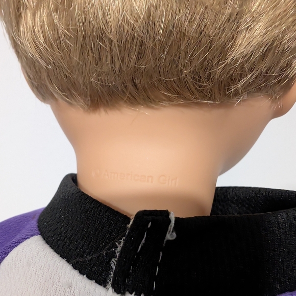 BEAUTIFUL Vintage 2017 American Girl 18" Doll Collectible Soccer Boy Blonde Blue - Picture 14 of 16